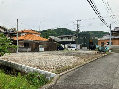 上富田町岡の広い土地